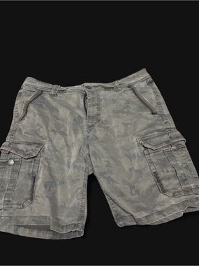 Affliction Men's Gray Camo Cargo Shorts